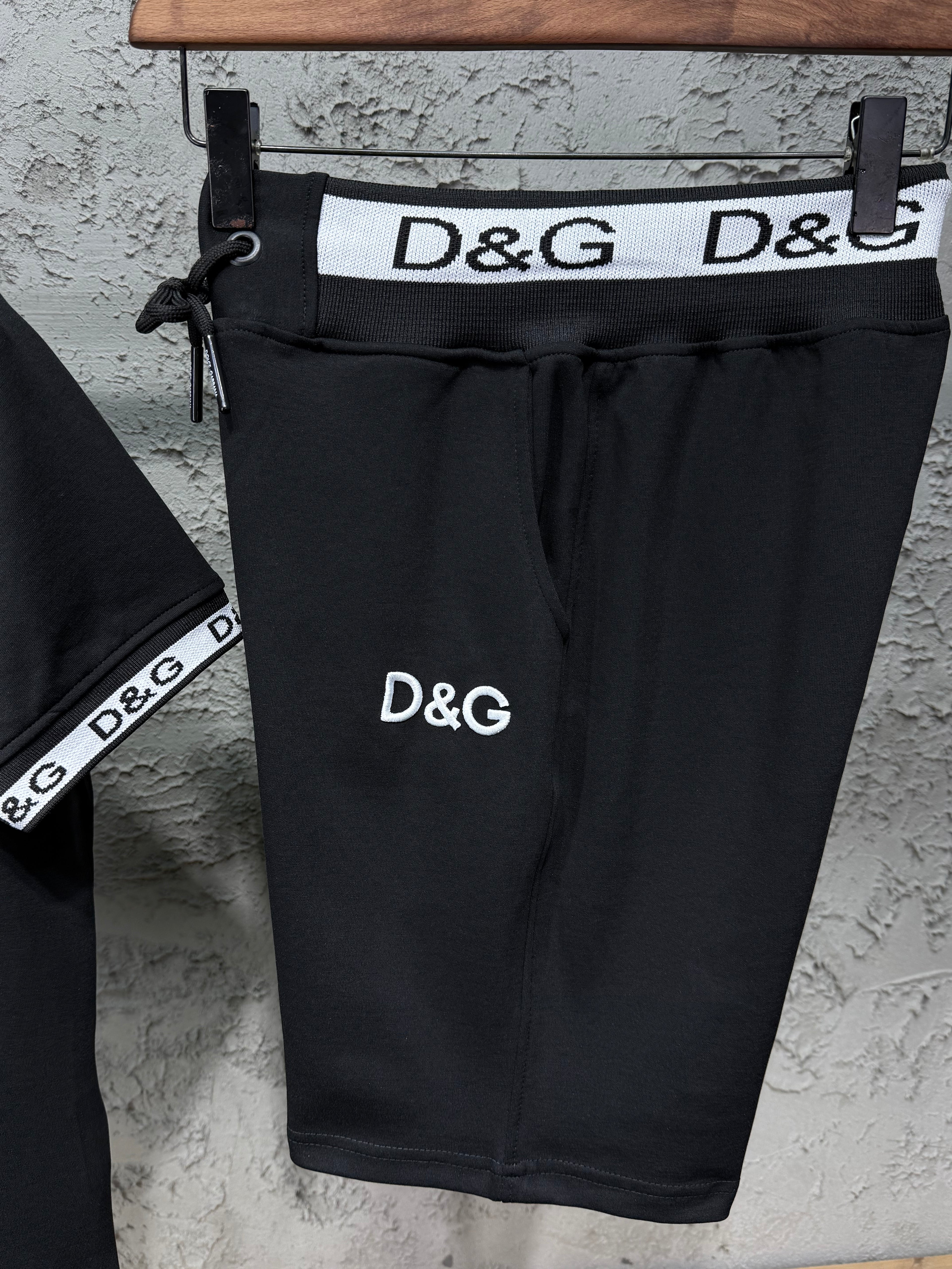 Dolce & Gabbana Erkek Siyah D&G Logo Detaylı Şortlu Takım