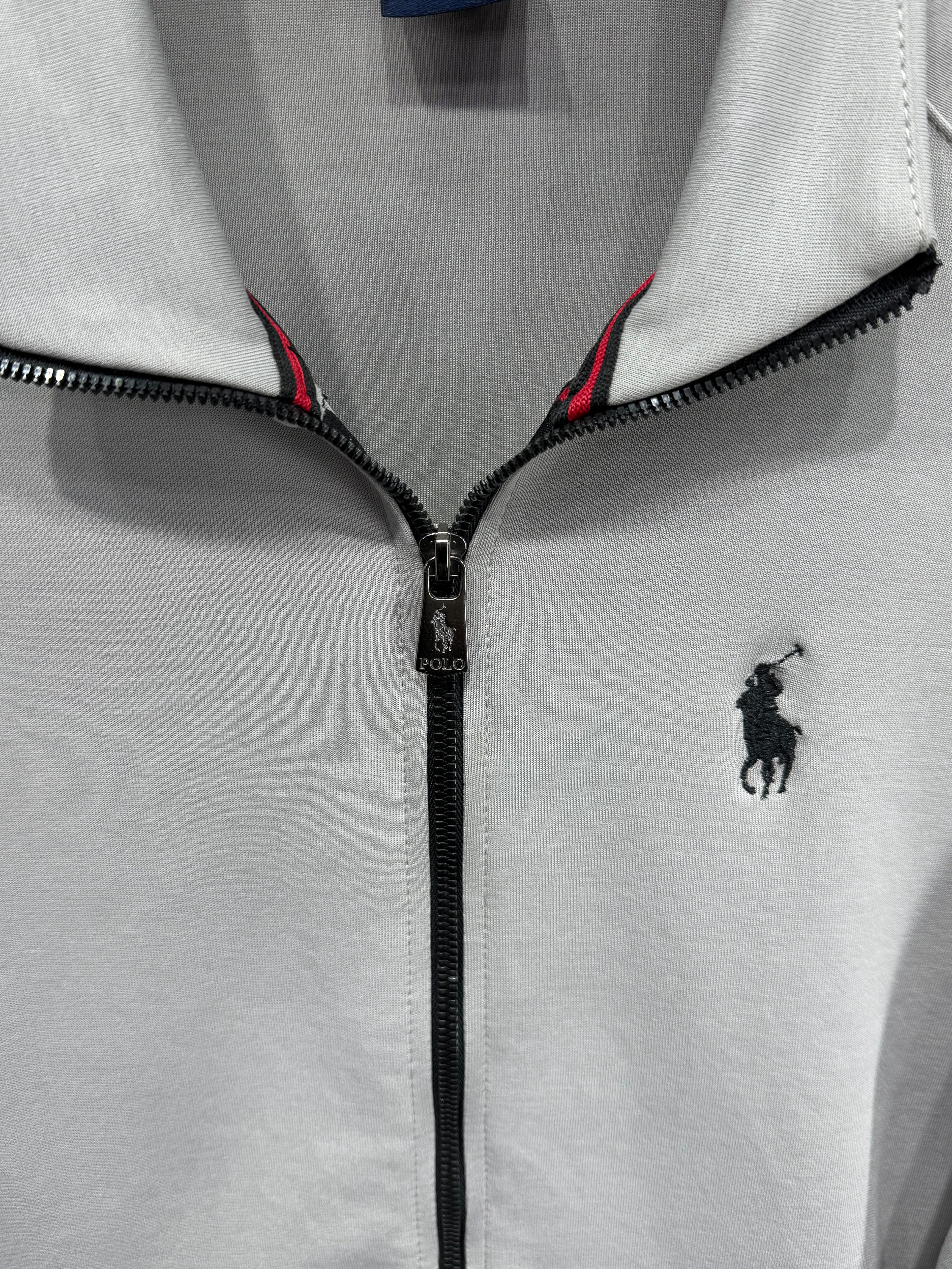 Ralph Lauren Erkek Açık Gri Fermuarlı Eşofman Takımı – Nakış Logo Detaylı Premium Model